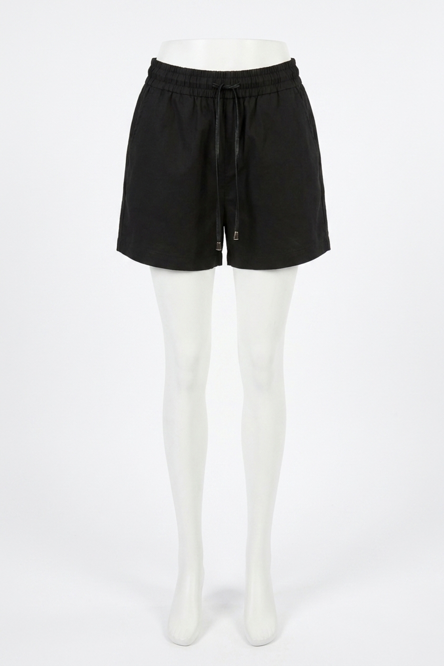 NEW EN SAISON clarisse belted shorts in black